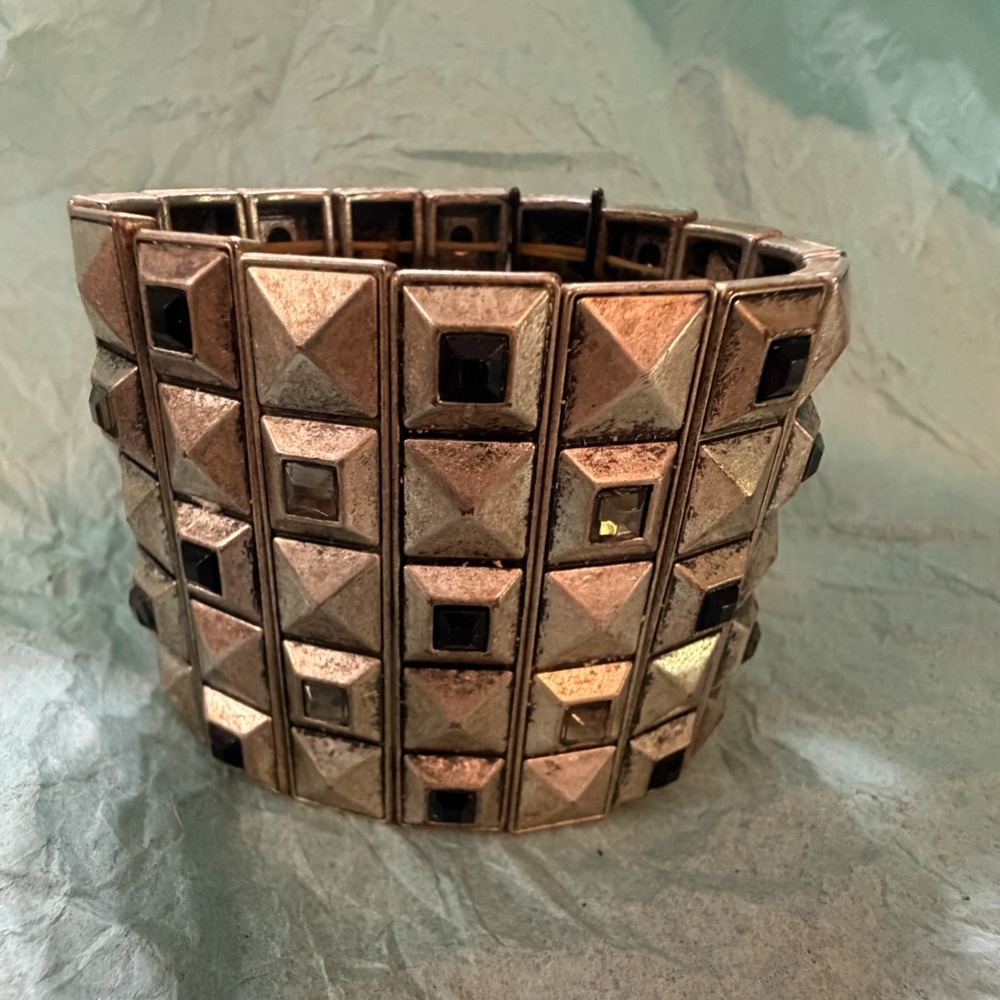 Punk Rock Pyramid Stud Stretch Cuff‎ Bracelet Antiqued Silver Black Stones Wide